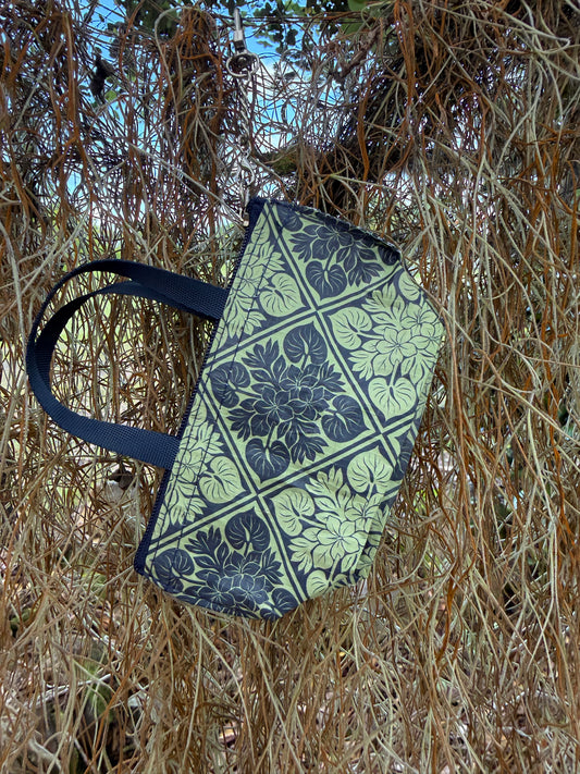 BITTY BUCHA x Auamo | Anthurium Kuiki- Navy + Green
