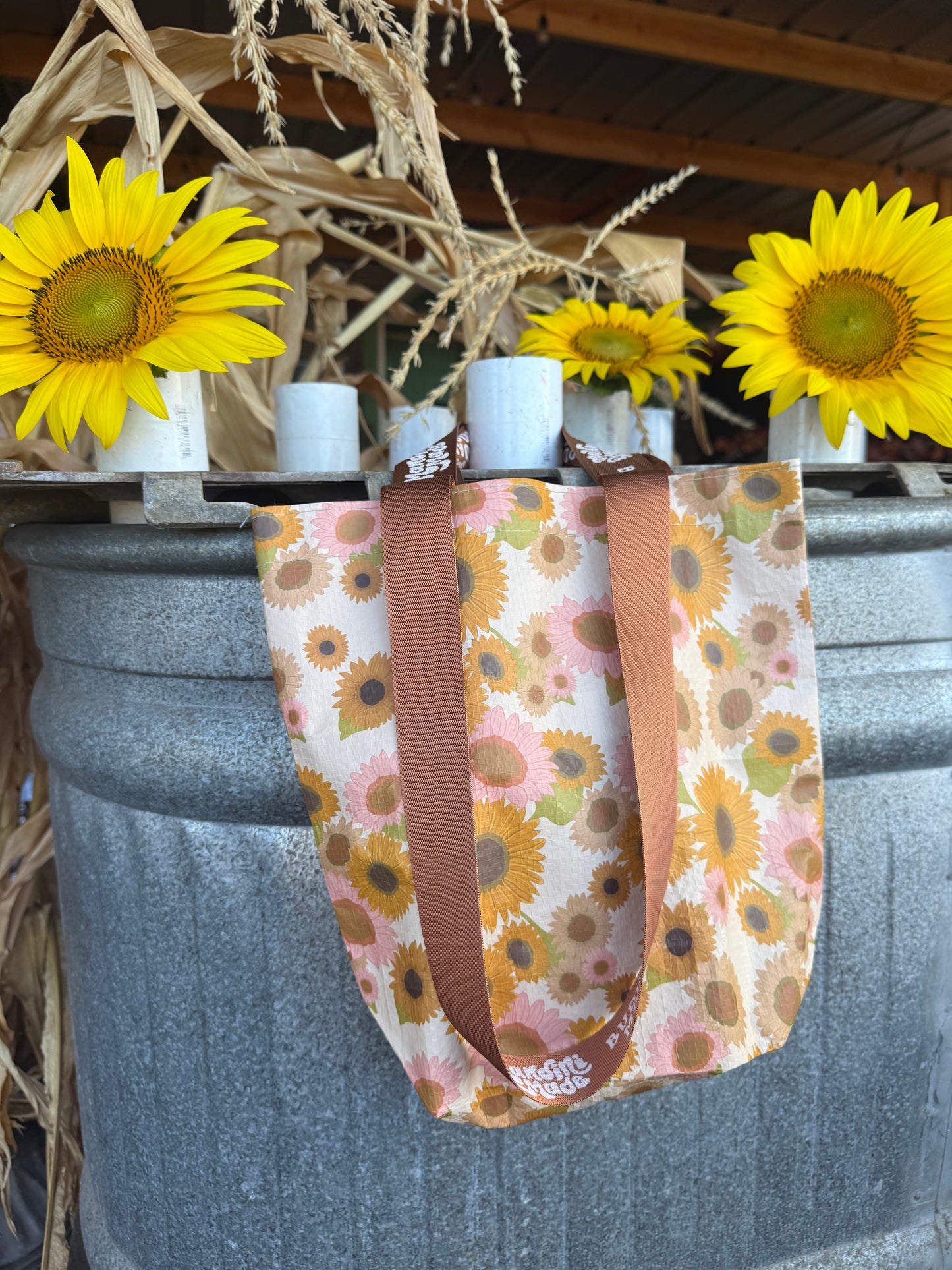 MANINI x Mandini Scratch Market | Sunnies (cream)